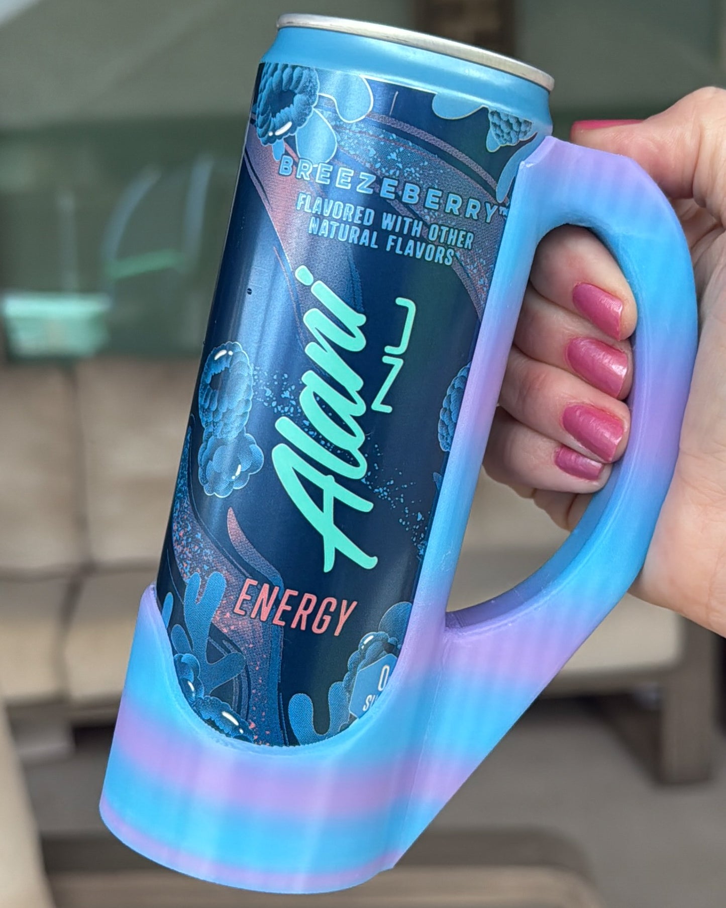 Two Tone Sipzey Skinny Can Handle