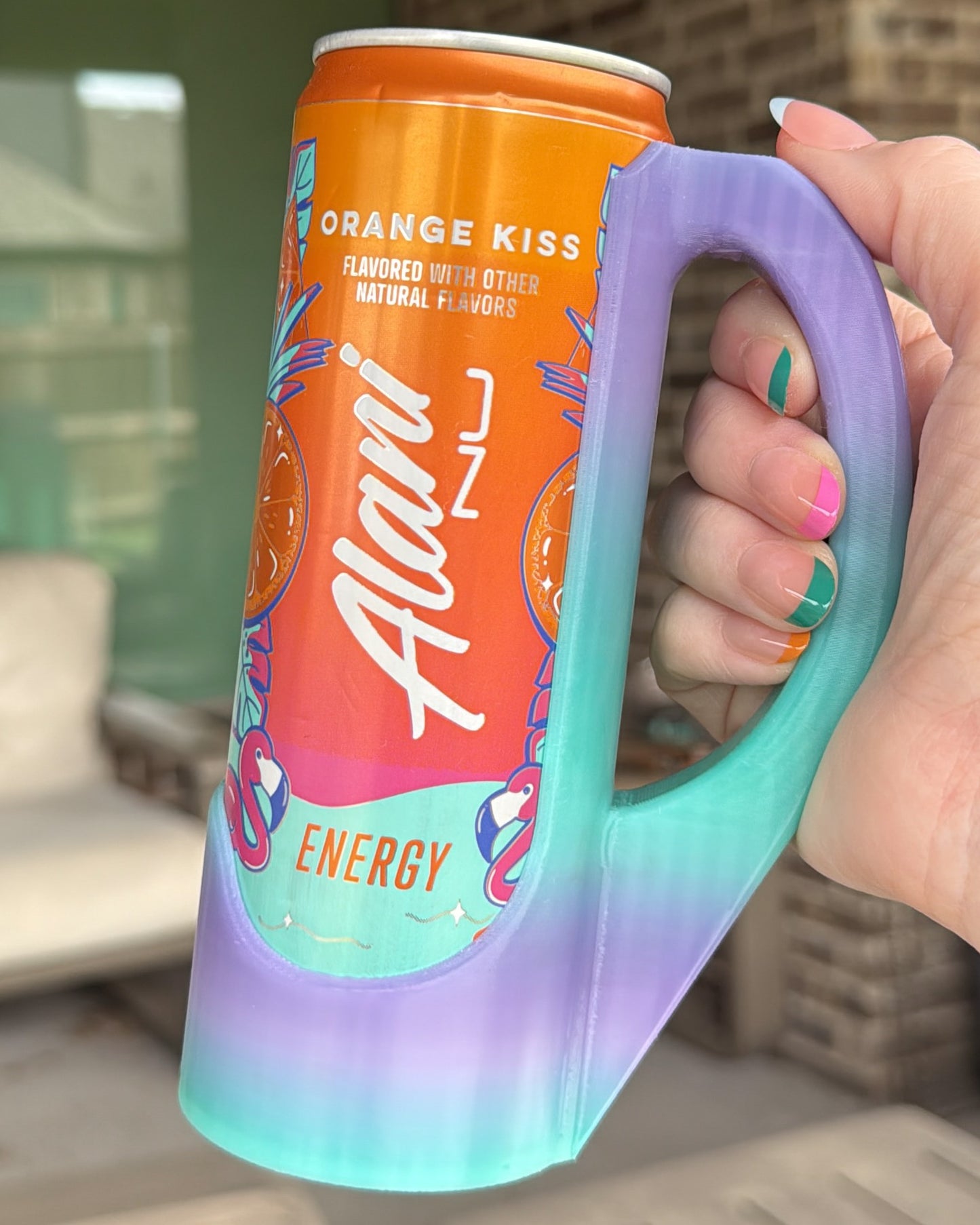 Two Tone Sipzey Skinny Can Handle