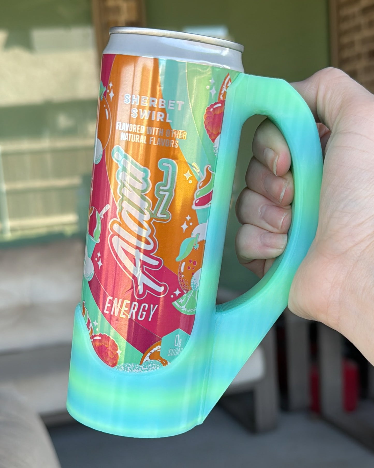 Two Tone Sipzey Skinny Can Handle
