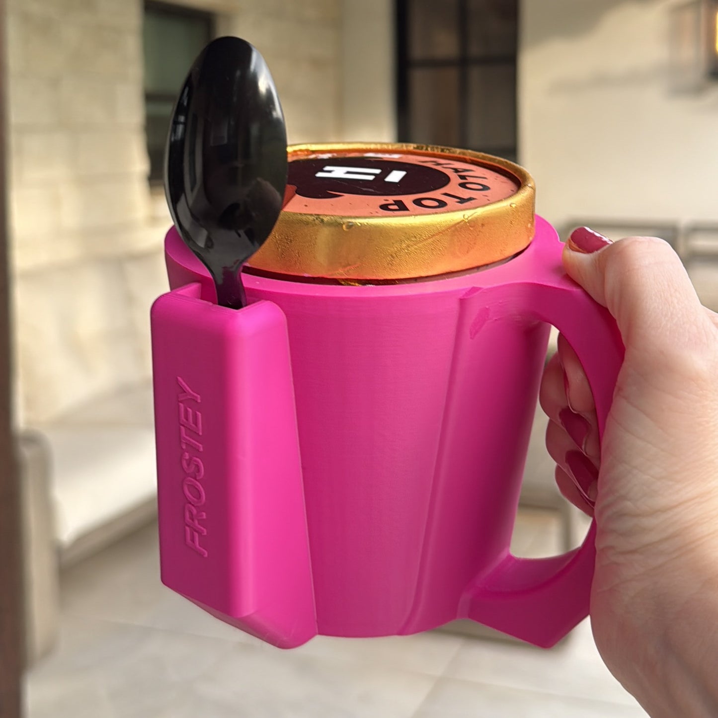 Frostey Ice Cream Pint Handle Holder Sipzey